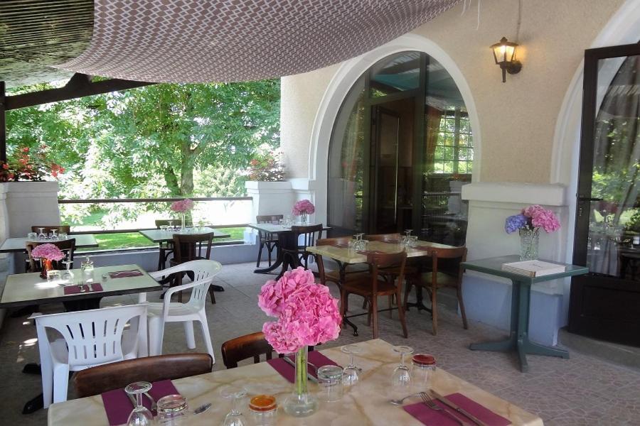 Hotel Du Pont Et Restaurant A Groléjac Exteriör bild