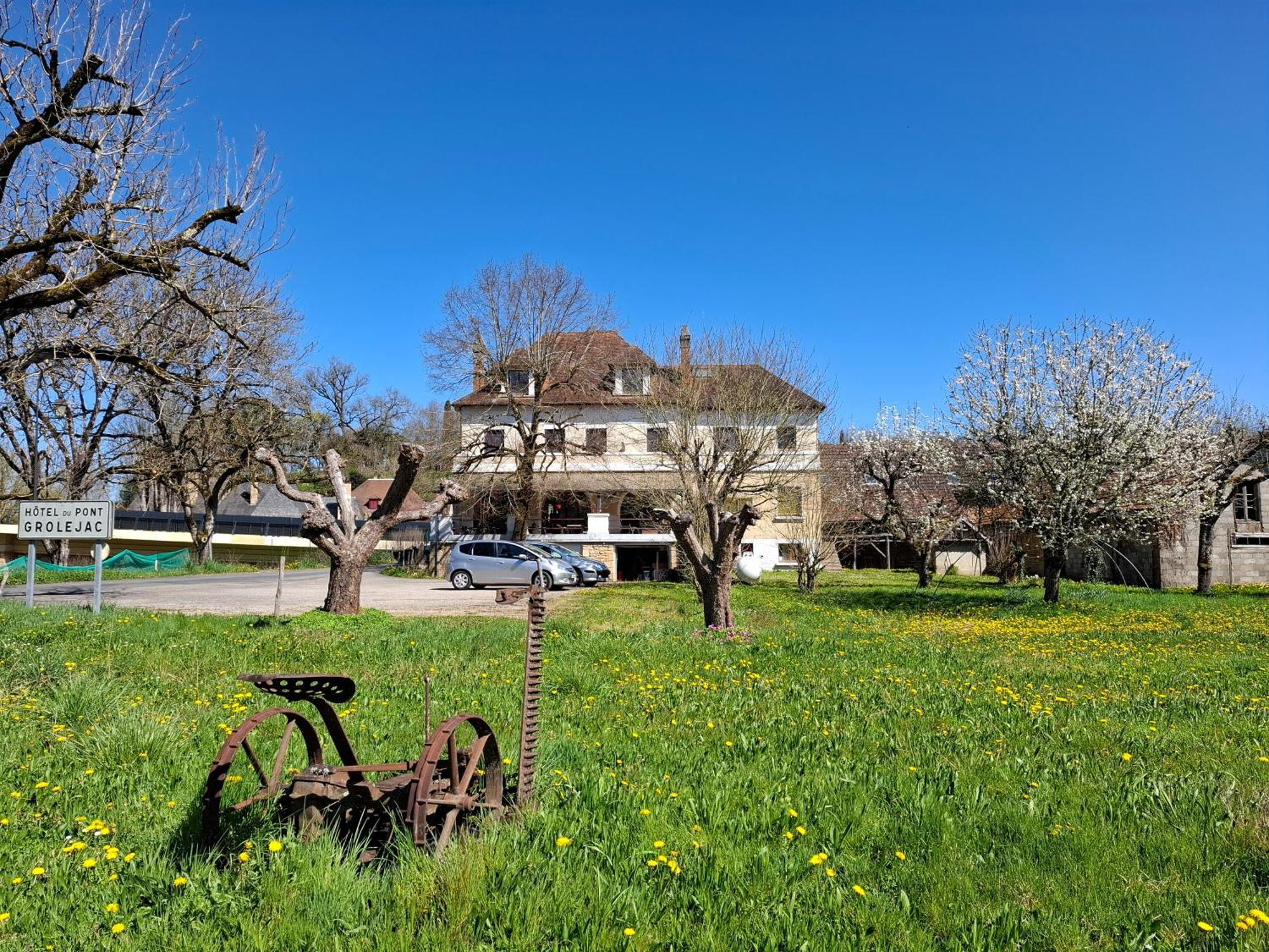 Hotel Du Pont Et Restaurant A Groléjac Exteriör bild