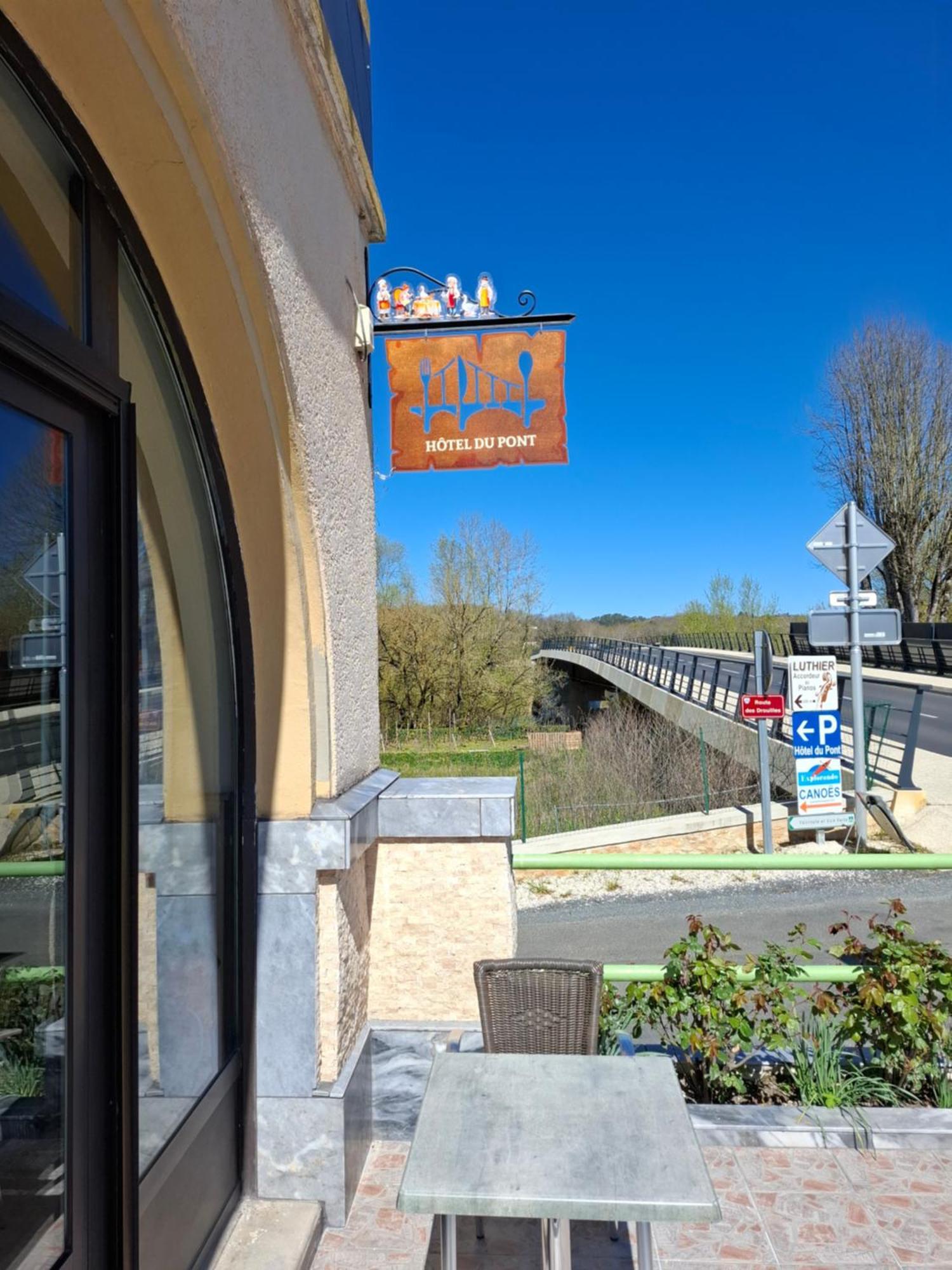 Hotel Du Pont Et Restaurant A Groléjac Exteriör bild