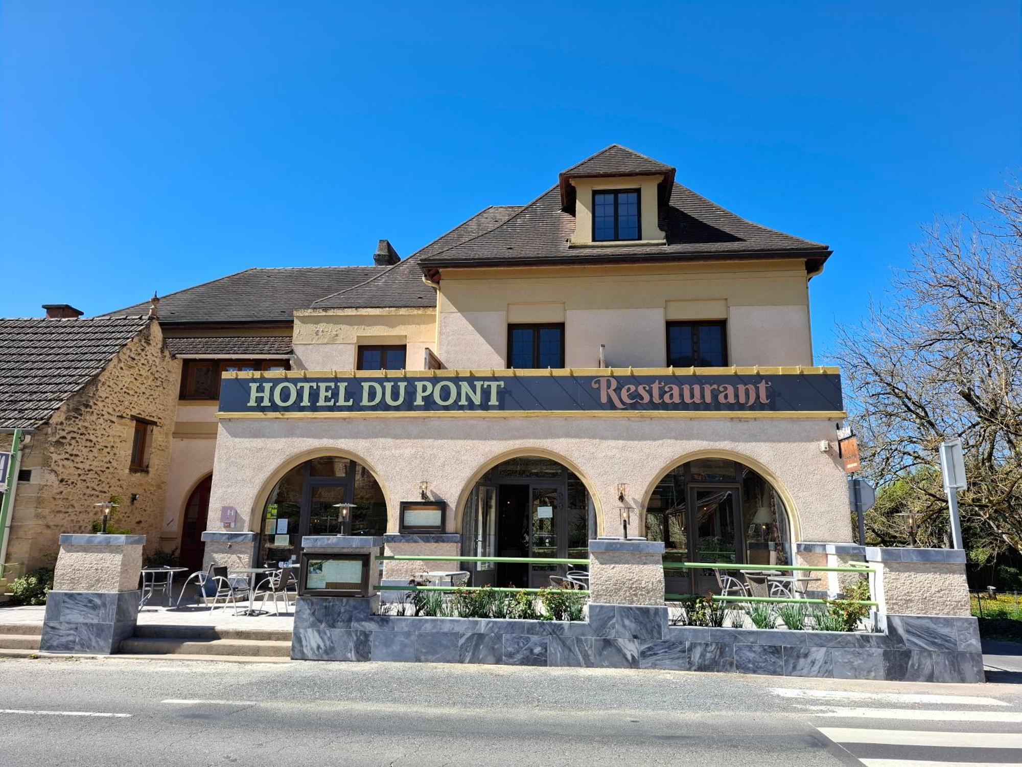 Hotel Du Pont Et Restaurant A Groléjac Exteriör bild